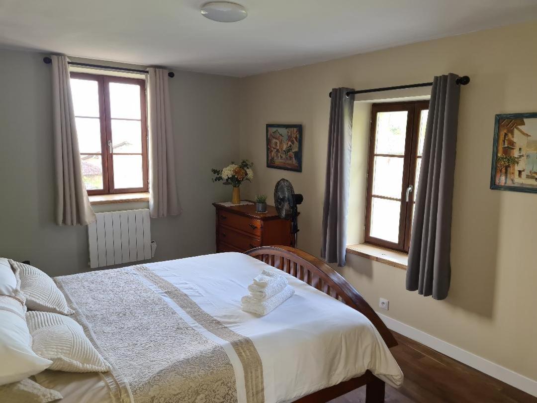 La Maison Du Lac Lavaud Saint-Quentin-sur-Charente Экстерьер фото
