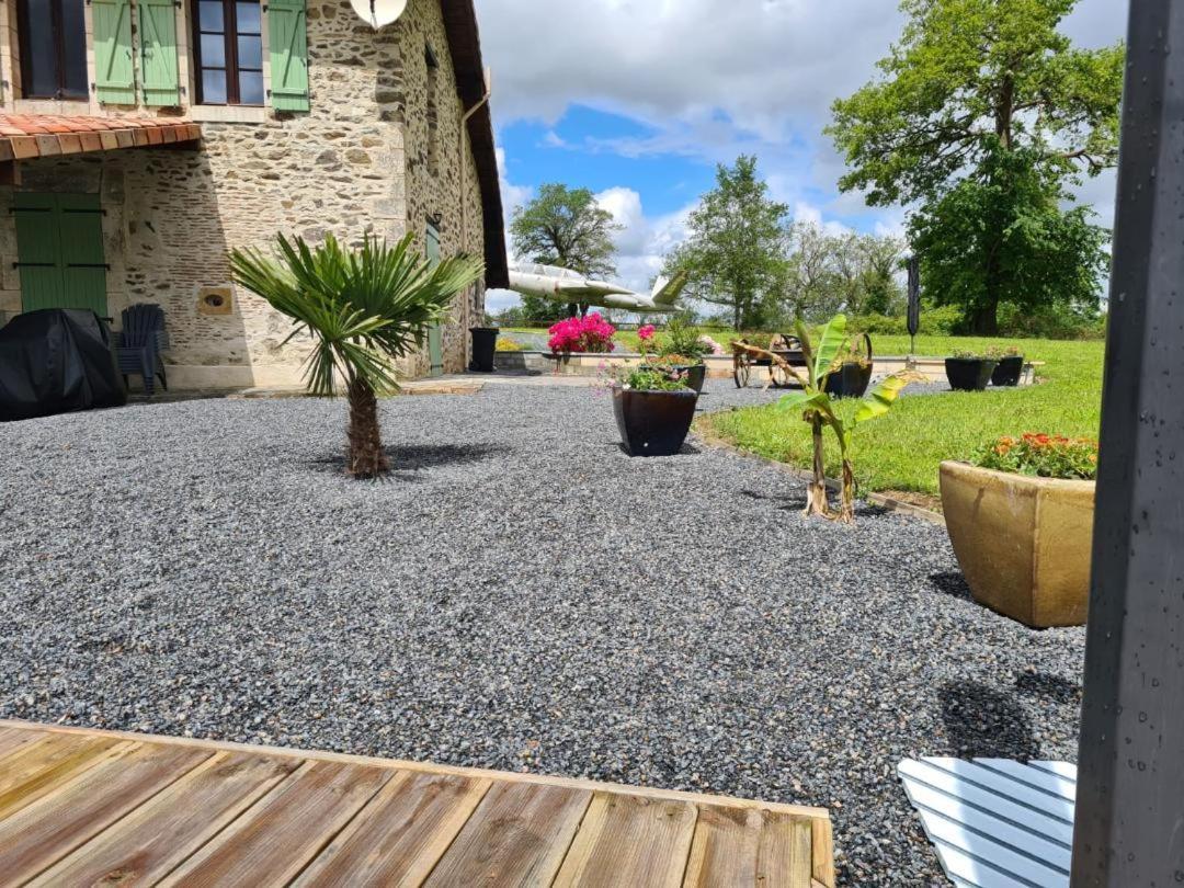 La Maison Du Lac Lavaud Saint-Quentin-sur-Charente Экстерьер фото